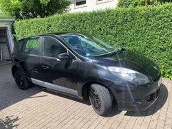 Schwarz Gebraucht 2010 Renault Scénic III Expression Van / Kleinbus | 4.900 € (Fairer Preis)