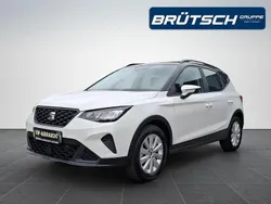 "candy" weiss / dach schwarz Gebraucht 2022 Seat Arona Style SUV | 16.980 € (Fairer Preis)
