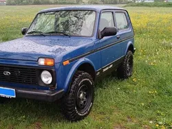 Blau Gebraucht 2015 Lada Taiga SUV | 9.000 € (Etwas zu teuer)