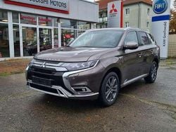 Granitbraun Gebraucht 2019 Mitsubishi Outlander P-HEV Plus SUV | 24.500 € (Etwas zu teuer)
