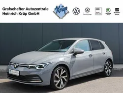 Grau Gebraucht 2022 VW Golf VIII Style Limousine | 22.890 € (Fairer Preis)