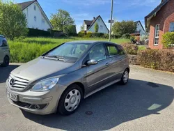 Grau Gebraucht 2005 Mercedes B200 Van / Kleinbus | 3.500 € (Guter Preis)