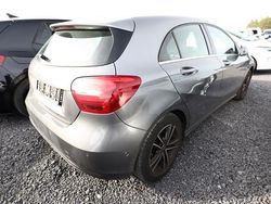 Mountaingrau metallic mountaingrau metallic Gebraucht 2017 Mercedes A180 Style Limousine | 14.400 € (Fairer Preis)