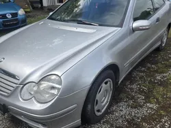 Silber Gebraucht 2002 Mercedes C180 Coupé | 750 €