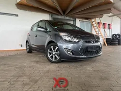 Grau Gebraucht 2016 Hyundai ix20 Van / Kleinbus | 9.700 € (Fairer Preis)