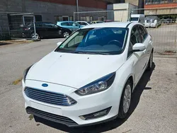 Weiß Gebraucht 2015 Ford Focus Titanium Limousine | 7.950 € (Guter Preis)