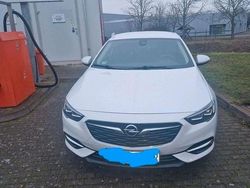Weiß Gebraucht 2019 Opel Insignia Business Limousine | 15.000 € (Guter Preis)