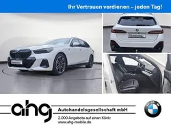 Weiß Gebraucht 2024 BMW 520 Performance Kombi | 51.950 € (Guter Preis)