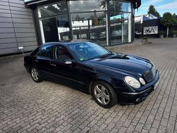 Blau Gebraucht 2004 Mercedes E220 Limousine | 3.250 € (Guter Preis)