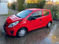 Rot Gebraucht 2011 Chevrolet Spark Kleinwagen | 2.950 € (Fairer Preis)