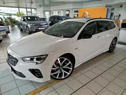Schneeweiss/olympic/summit white Gebraucht 2021 Opel Insignia Kombi | 30.950 € (Fairer Preis)