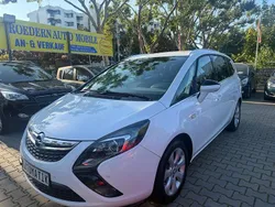 Weiß Gebraucht 2014 Opel Zafira Tourer Innovation Van / Kleinbus | 7.850 € (Fairer Preis)