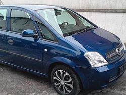 Blau Gebraucht 2004 Opel Meriva Enjoy Van / Kleinbus | 2.440 € (Fairer Preis)