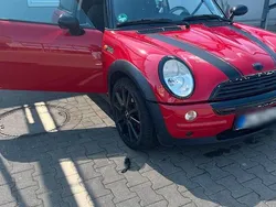 Rot Gebraucht 2003 Mini ONE Kleinwagen | 1.280 €