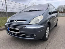 Grau Gebraucht 2007 Citroën Xsara Picasso Exclusive Van / Kleinbus | 1.450 € (Fairer Preis)