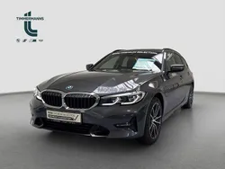 Grau Gebraucht 2022 BMW 330e Sport Line Kombi | 32.990 € (Fairer Preis)
