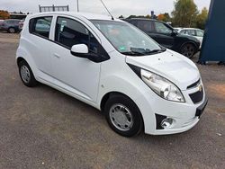 Weiß Gebraucht 2011 Chevrolet Spark LS Kleinwagen | 3.490 € (Etwas zu teuer)
