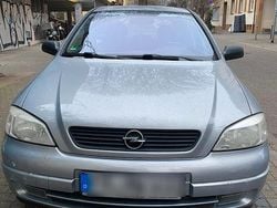 Grau Gebraucht 2001 Opel Astra Kleinwagen | 900 € (Guter Preis)