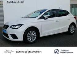 Candy weiß Gebraucht 2022 Seat Ibiza Style Limousine | 16.990 € (Fairer Preis)