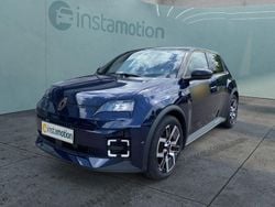 Blau Gebraucht 2024 Renault 5 E-Tech Komfort Kleinwagen | 31.399 €