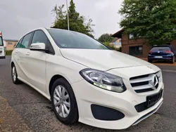 Weiß Gebraucht 2015 Mercedes B180 Van / Kleinbus | 9.818 € (Superpreis)