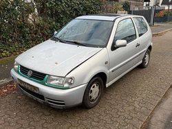 Silber Gebraucht 1998 VW Polo Kleinwagen | 450 € (Guter Preis)