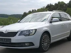Weiß Gebraucht 2014 Skoda Superb LAURIN & KLEMENT Kombi | 9.990 € (Fairer Preis)