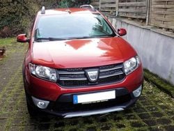 Rot Gebraucht 2015 Dacia Sandero Prestige Limousine | 5.800 € (Fairer Preis)
