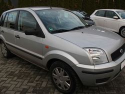 Silber Gebraucht 2004 Ford Fusion Ambiente Kleinwagen | 990 € (Fairer Preis)