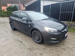 Schwarz Gebraucht 2015 Opel Astra Eco Kombi | 2.900 € (Fairer Preis)
