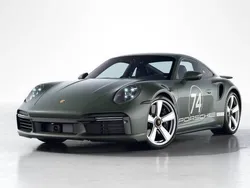 Aventuringrünmetallic Neu 2025 Porsche 911 Turbo | 301.602 € (Fairer Preis)