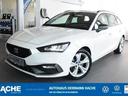 Weiß Gebraucht 2022 Seat Leon FR-Line Limousine | 19.449 € (Fairer Preis)