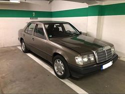 Andere farben Gebraucht 1988 Mercedes E230 Limousine | 4.999 €