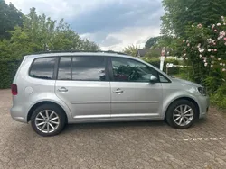 Grau Gebraucht 2010 VW Touran Van / Kleinbus | 5.800 € (Fairer Preis)