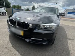 Schwarz Gebraucht 2013 BMW 318 Sport Line Kombi | 12.900 € (Fairer Preis)