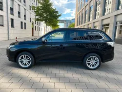 Schwarz Gebraucht 2013 Mitsubishi Outlander SUV | 9.100 € (Fairer Preis)