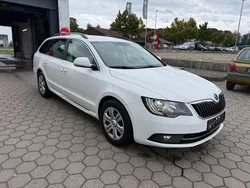 Weiß Gebraucht 2014 Skoda Superb Exclusive Kombi | 4.500 € (Guter Preis)
