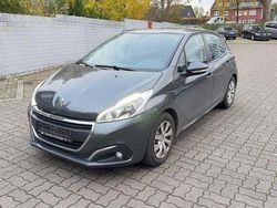 Grau Gebraucht 2016 Peugeot 208 Active Kleinwagen | 7.490 € (Fairer Preis)