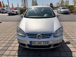Grau Gebraucht 2007 VW Golf V Trendline Limousine | 2.400 € (Fairer Preis)