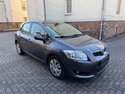 Grau Gebraucht 2008 Toyota Auris Limousine | 4.444 € (Fairer Preis)