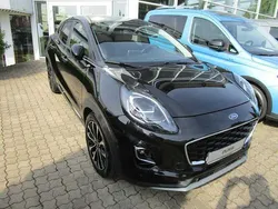 Agate black (metallic) Gebraucht 2024 Ford Puma Gen-E Titanium SUV | 25.490 €