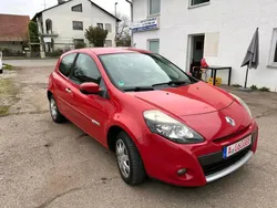 Rot Gebraucht 2009 Renault Clio II Dynamique Limousine | 3.400 € (Etwas zu teuer)