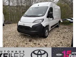 Weiß Gebraucht 2024 Toyota Proace Van | 31.980 €