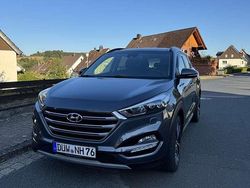 Grau Gebraucht 2018 Hyundai Tucson Premium SUV | 16.990 € (Fairer Preis)