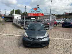 Grau Gebraucht 2007 Toyota Aygo Cool Kleinwagen | 1.990 € (Fairer Preis)