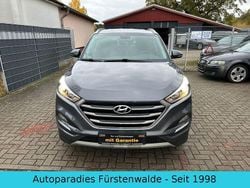 Grau Gebraucht 2017 Hyundai Tucson Passion SUV | 14.600 € (Fairer Preis)