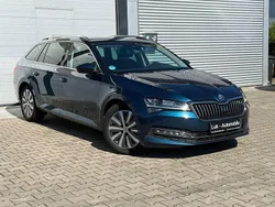 Modra lava/lava blau Gebraucht 2022 Skoda Superb Kombi | 19.700 € (Etwas zu teuer)