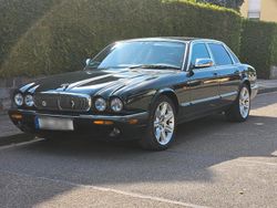 Grün Gebraucht 1997 Jaguar XJ8 Limousine | 8.500 €