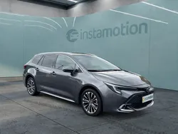 Grau Gebraucht 2024 Toyota Corolla Team Kombi | 27.450 € (Fairer Preis)