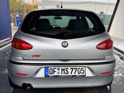 Grau Gebraucht 2002 Alfa Romeo 147 Distinctive Kleinwagen | 2.500 € (Teuer)